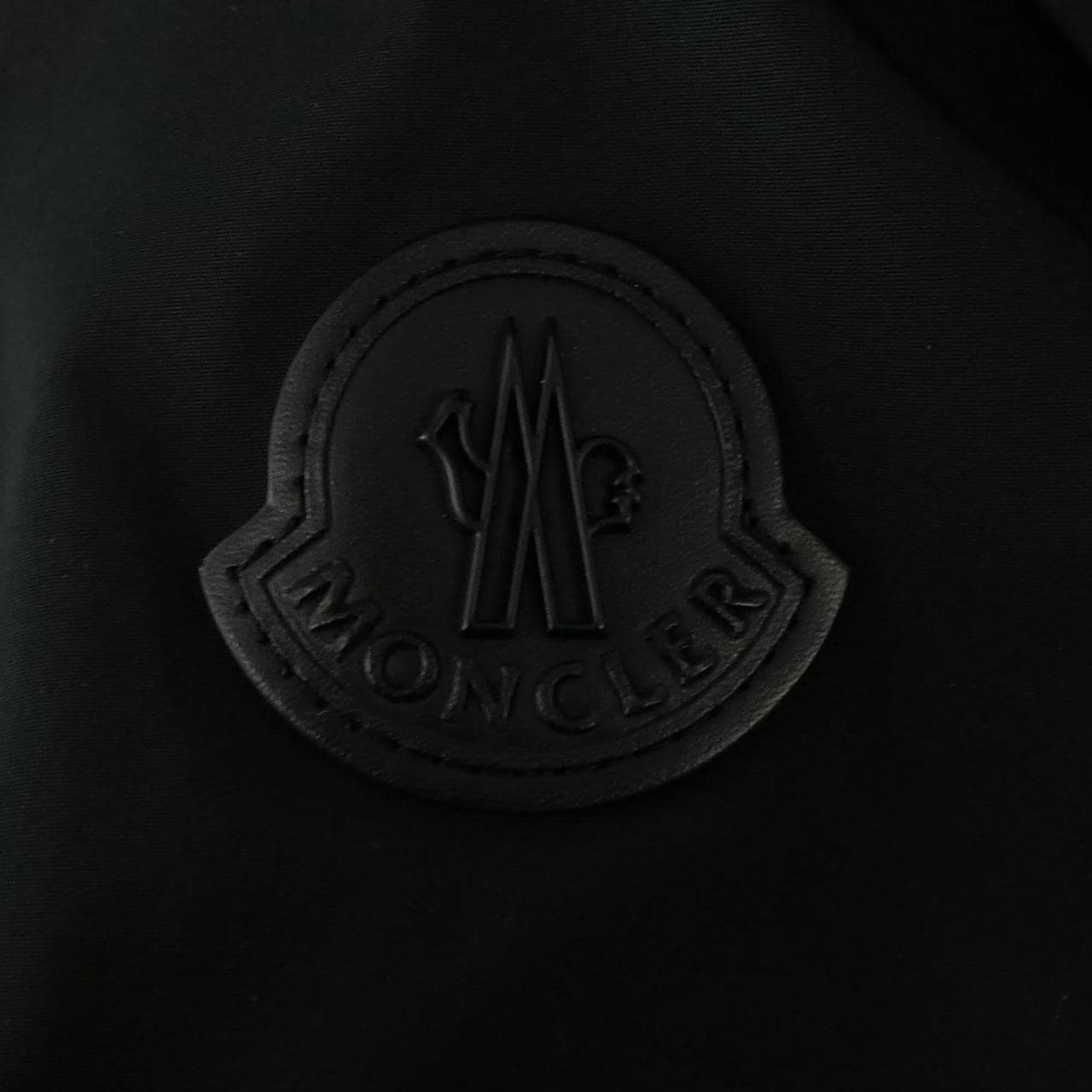 モンクレール MONCLER ダウンジャケット