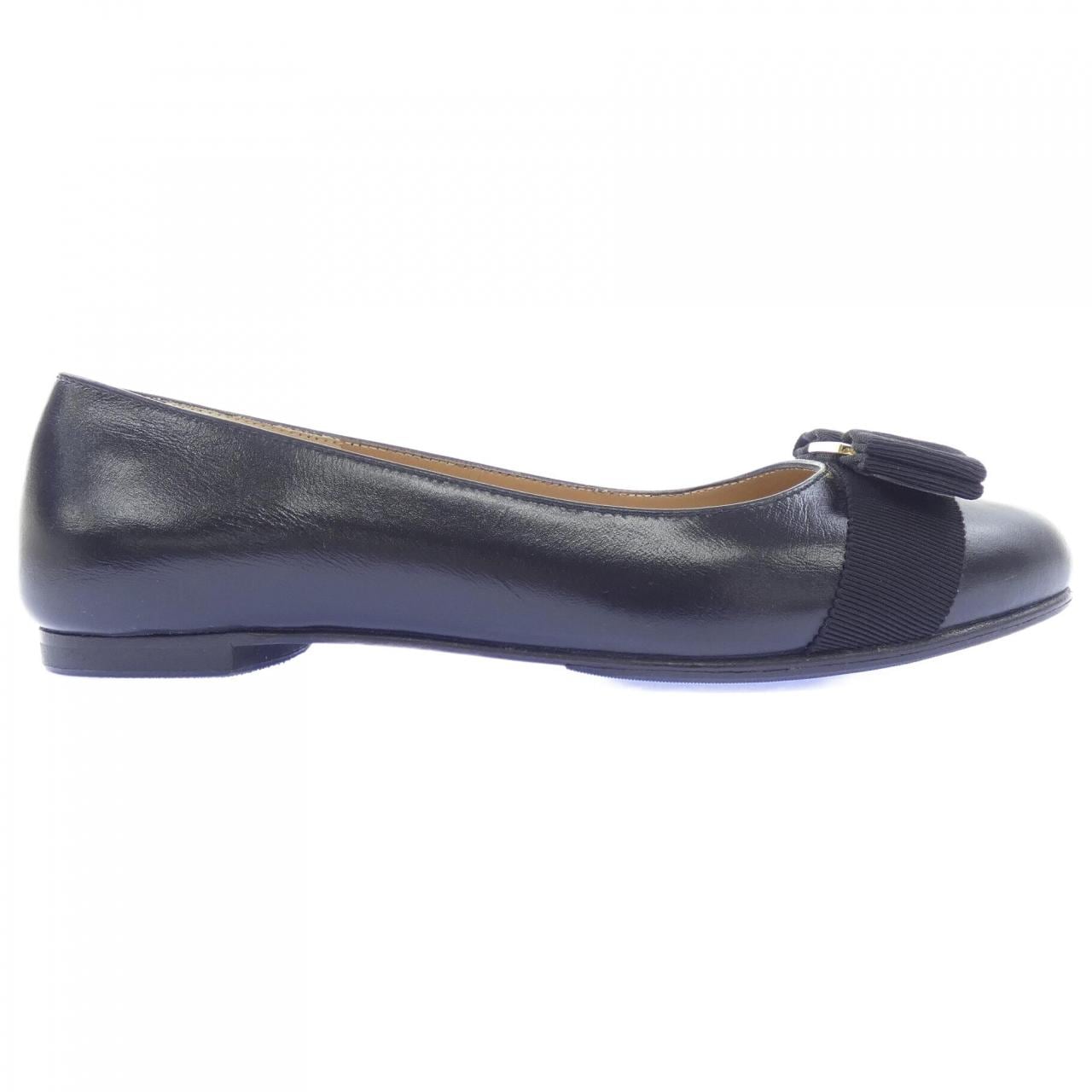 サルヴァトーレフェラガモ SALVATORE FERRAGAMO VARINA フラットシューズ