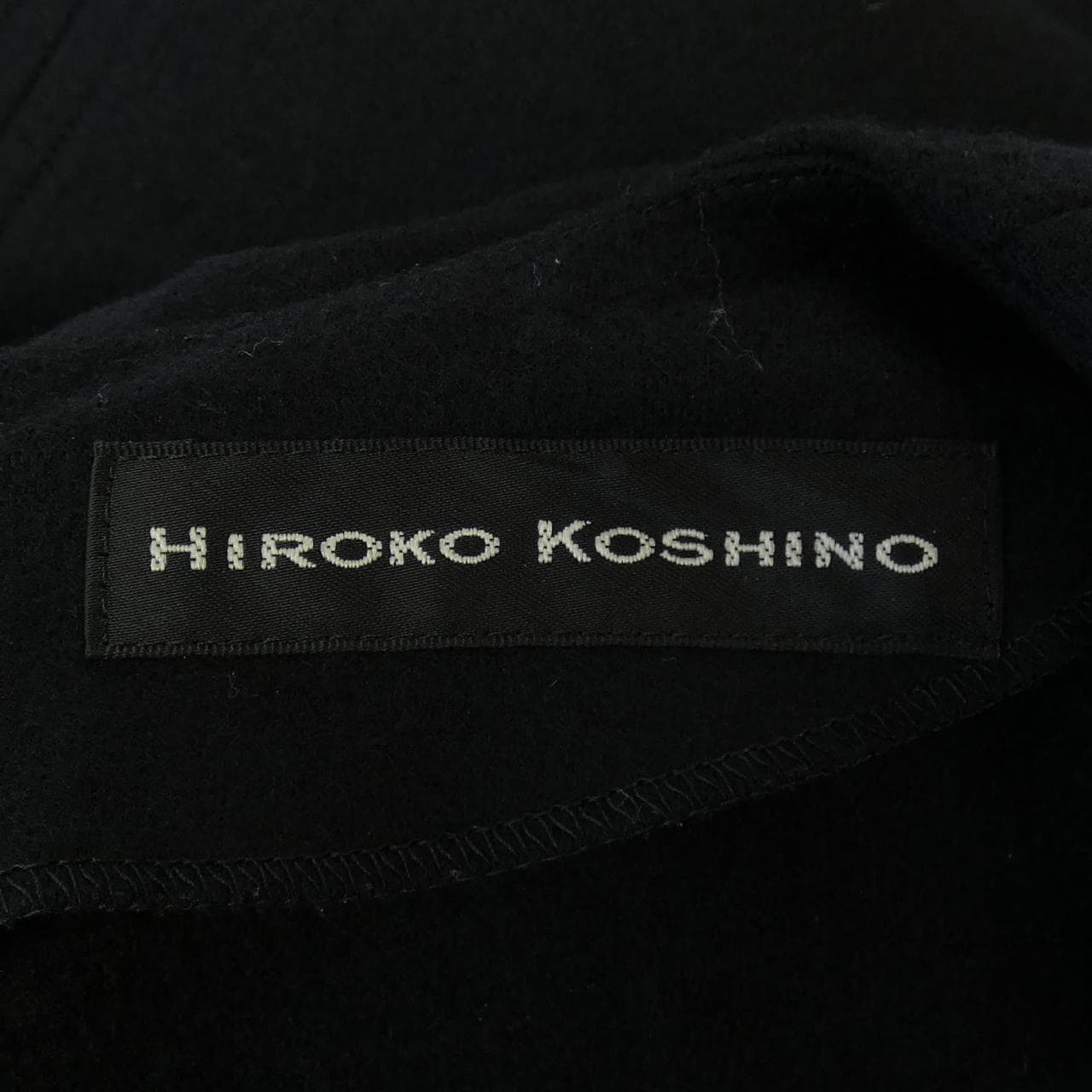 ヒロココシノ HIROKO KOSHINO トップス