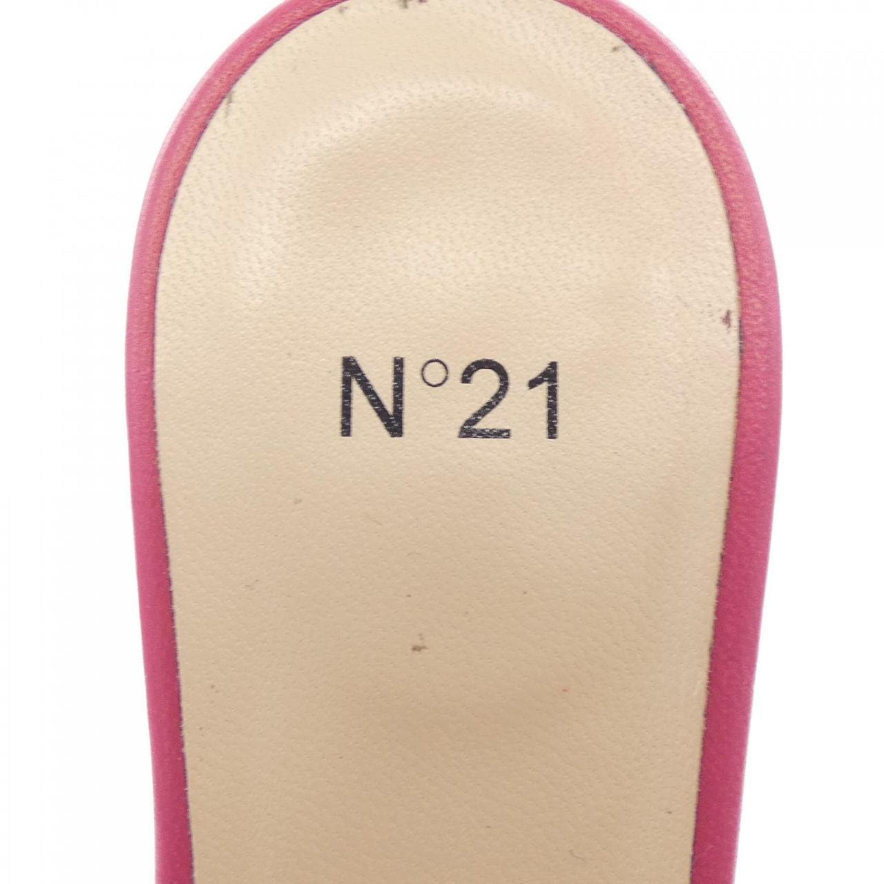 ヌメロヴェントゥーノ N°21 サンダル