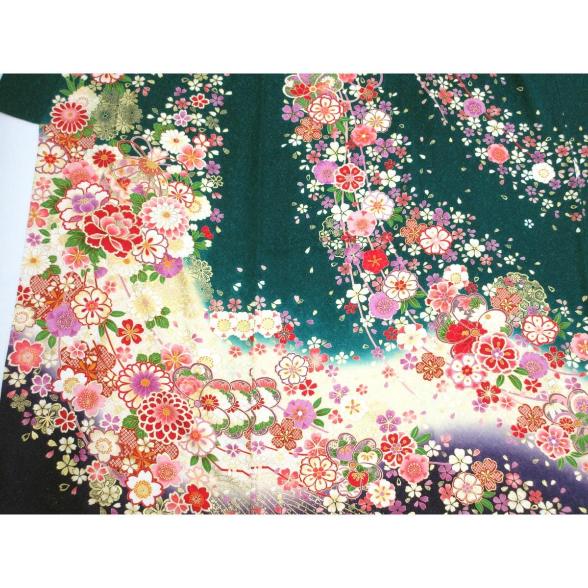 振袖　銀通しボカシ染　友禅金彩加工　刺繍入り　身幅２Ｌ寸