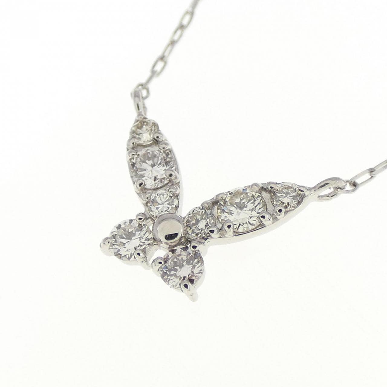 [BRAND NEW] PT Butterfly Diamond Necklace 0.15CT