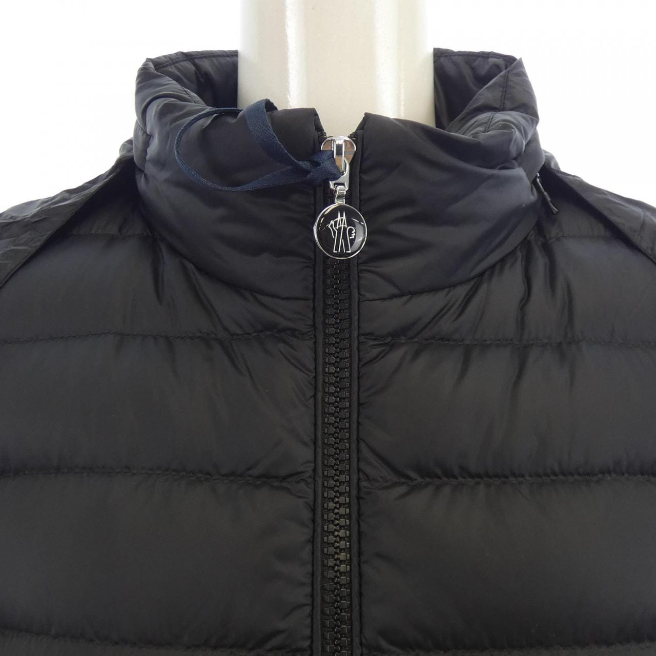 モンクレール MONCLER ダウンジャケット