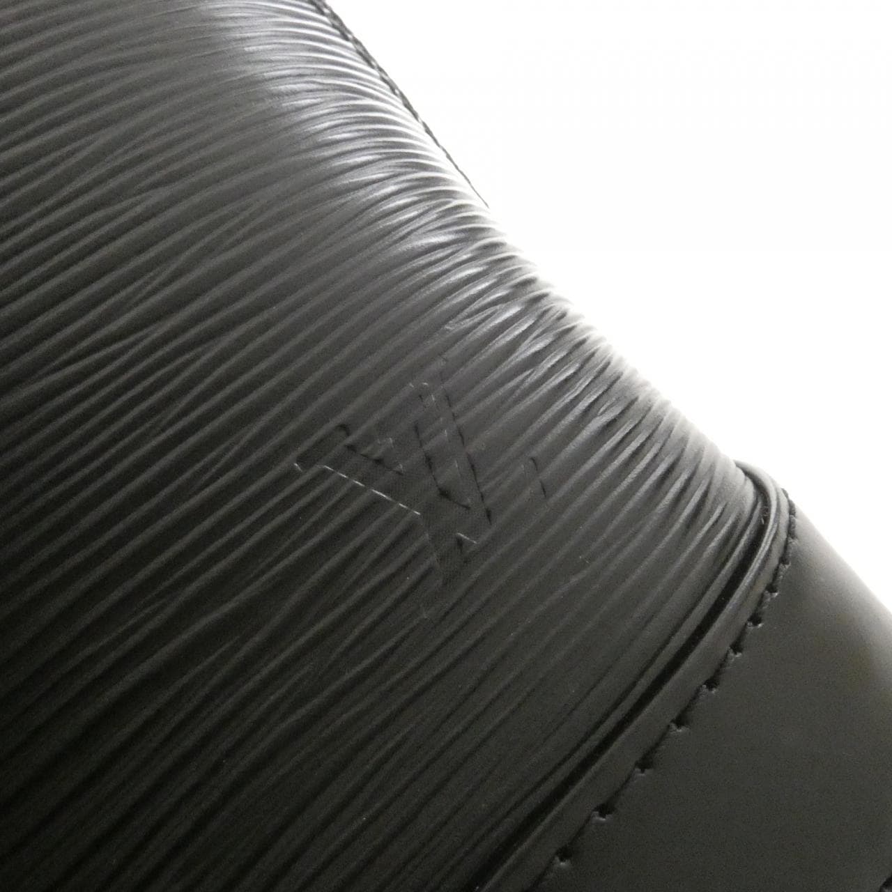 ルイヴィトン エピ アルマBB M24645 バッグ