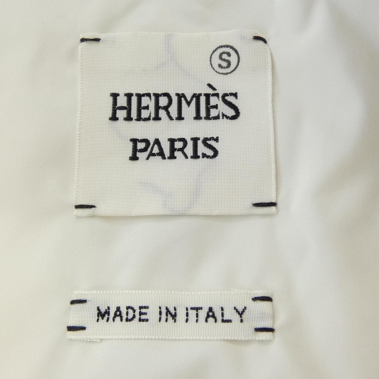 エルメス HERMES カルトゥッシュ　クルードセル 4H0169DR ダウンベスト