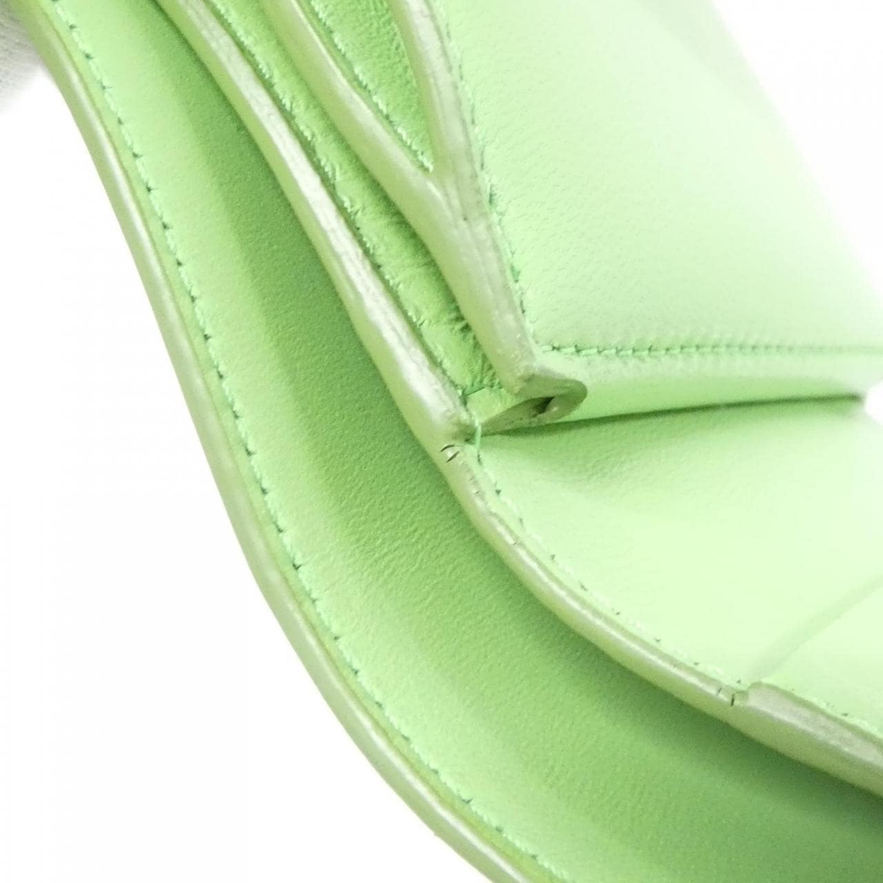 ヴァレンティノガラヴァーニ 財布