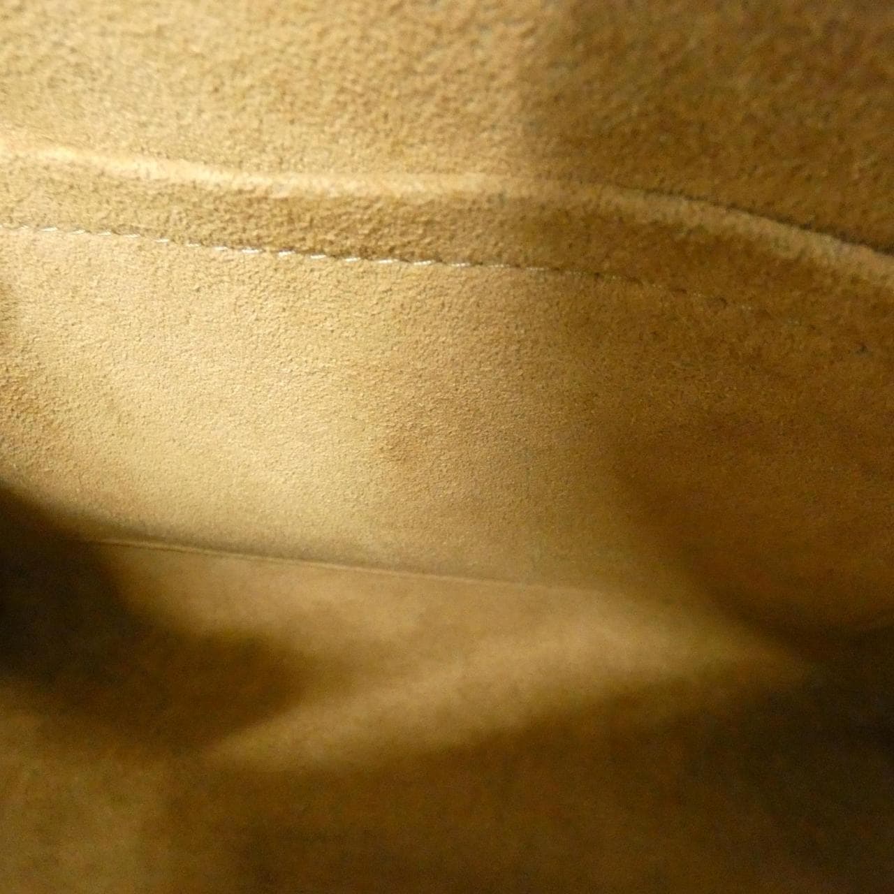 ルイヴィトン エピ ツイスト MM M21111 ショルダーバッグ