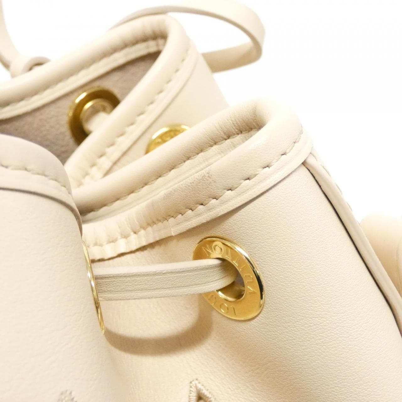 ルイヴィトン モノグラム LVブロデリー アングレーズ プチ ノエ M22861 ショルダーバッグ