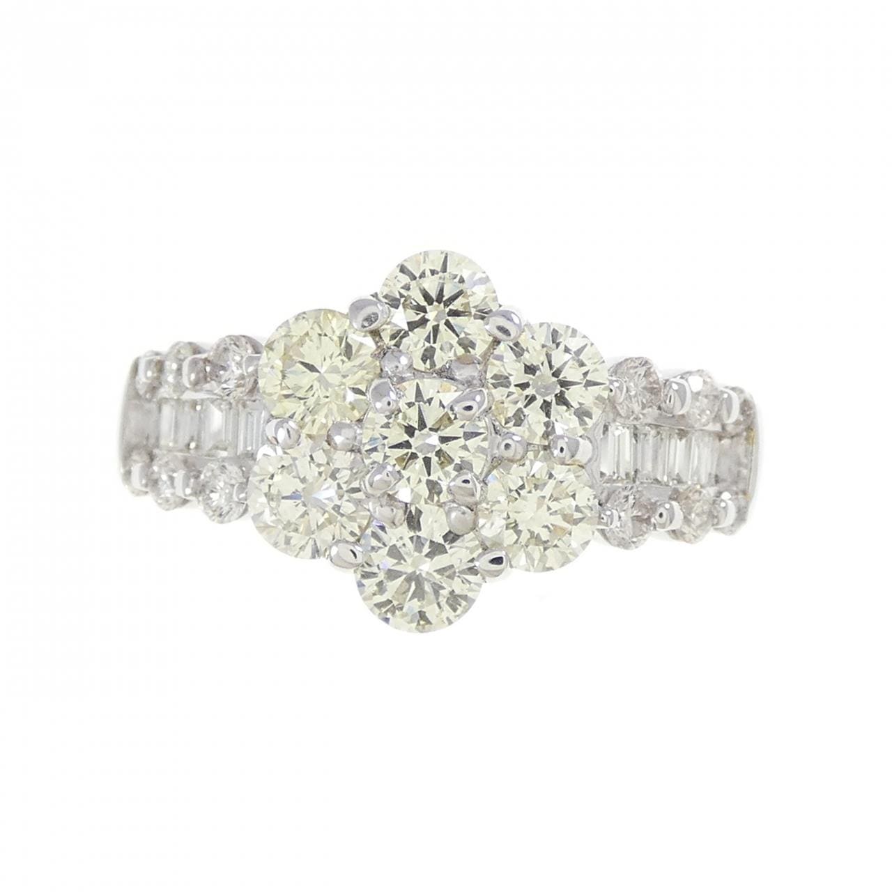 K18WG フラワー ダイヤモンド リング 1.50CT