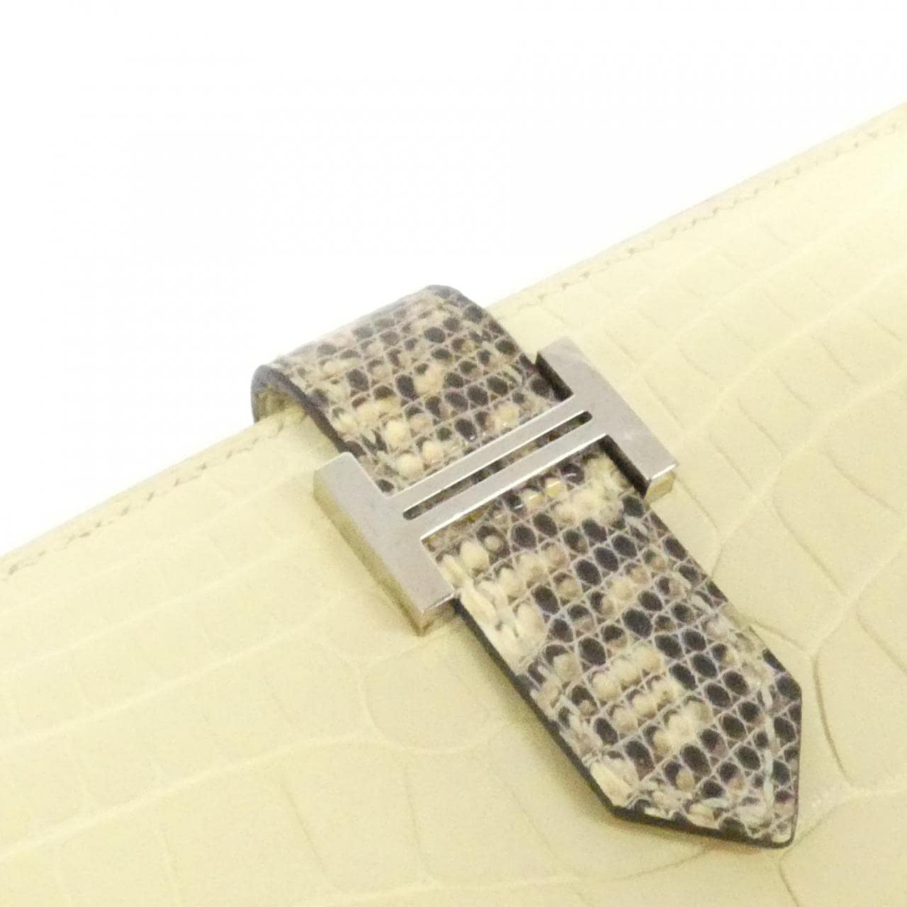 エルメス ベアン コンパクト 財布