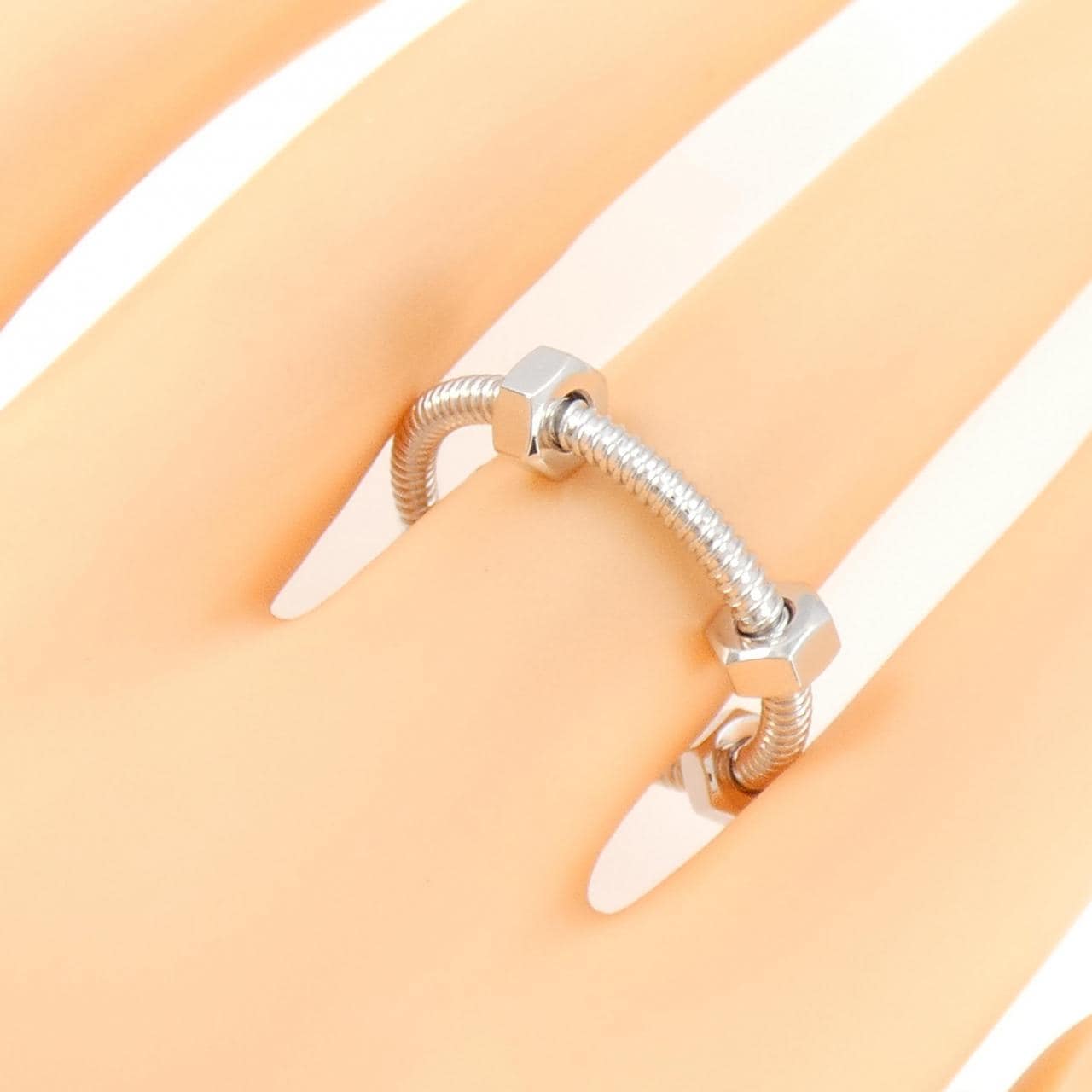 Cartier ecure 戒指