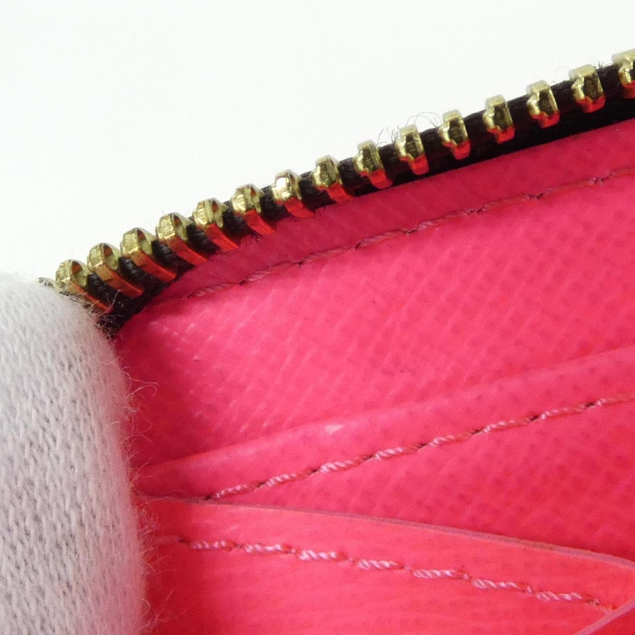 ルイヴィトン モノグラム グラフィティ(スティーブンスフ ジッピー ウォレット M93710 財布