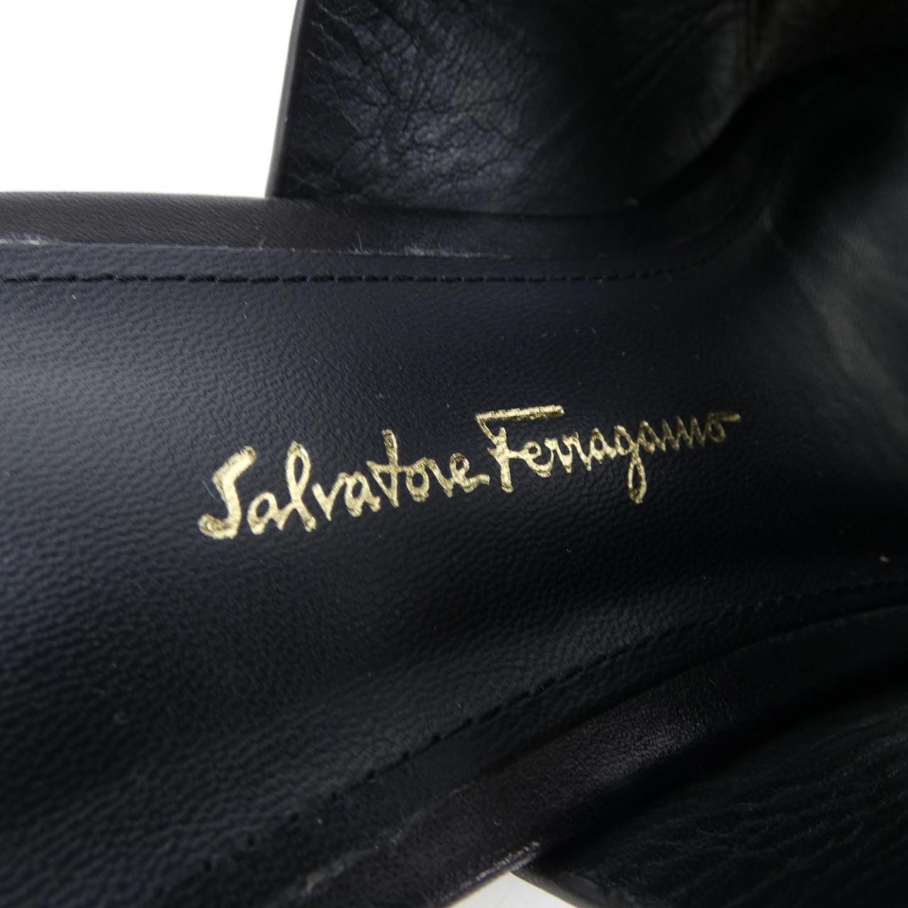 サルヴァトーレフェラガモ SALVATORE FERRAGAMO サンダル