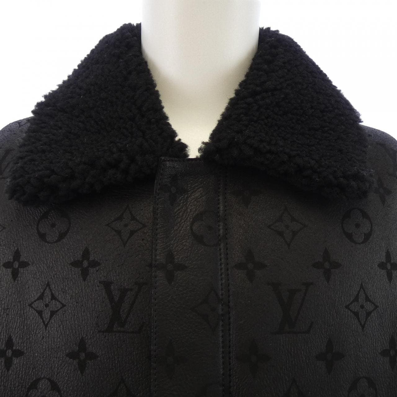 ルイヴィトン LOUIS VUITTON シアリングエンボスモノグラム HJL62EYGL ムートンジャケット