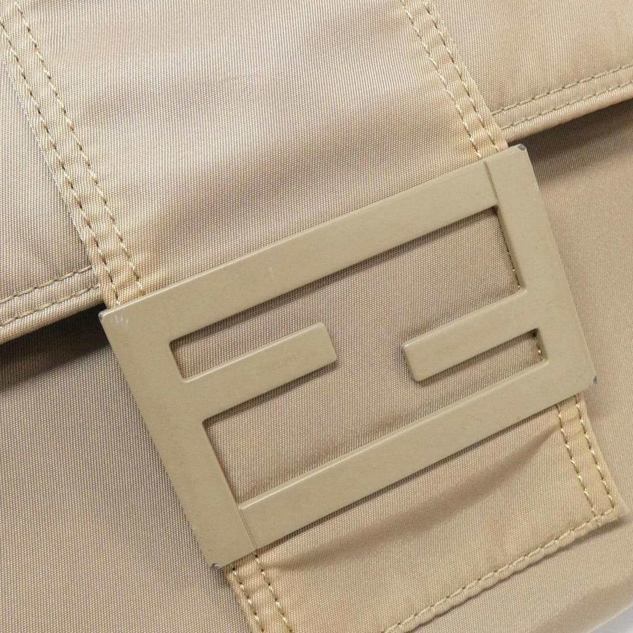 フェンディ バゲット メッセンジャー ラージ 7VA536 AG0P ショルダーバッグ