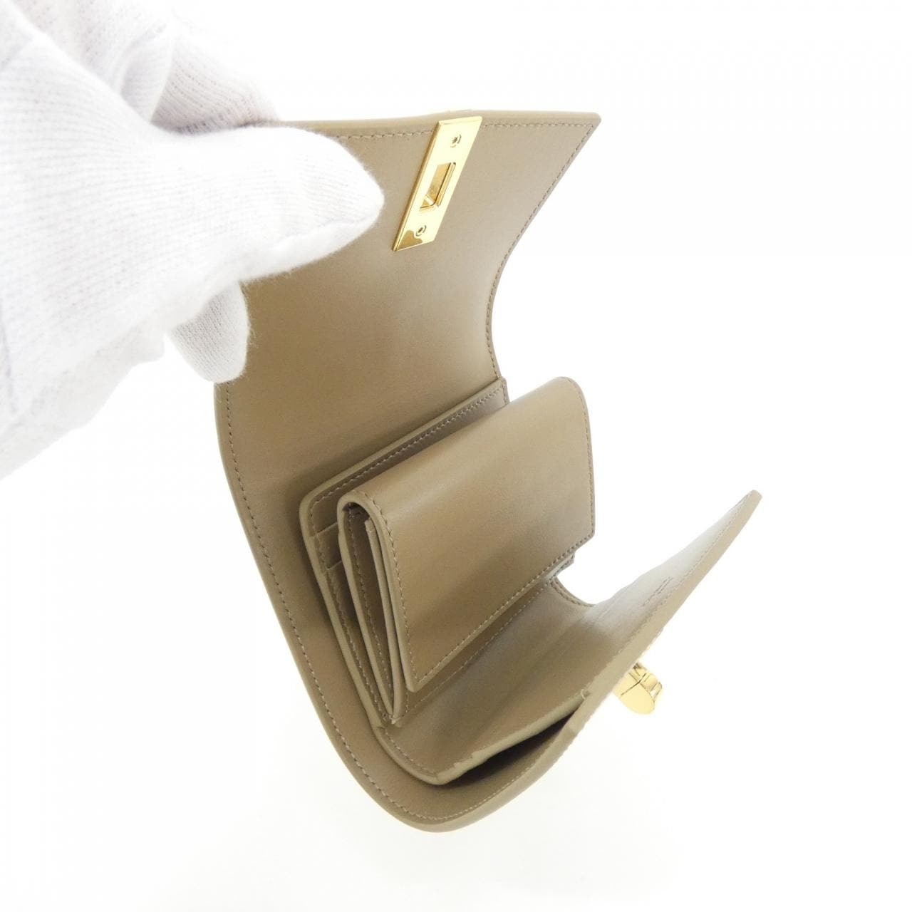 セリーヌ スモール ウォレット 16 10F523CQ7 財布