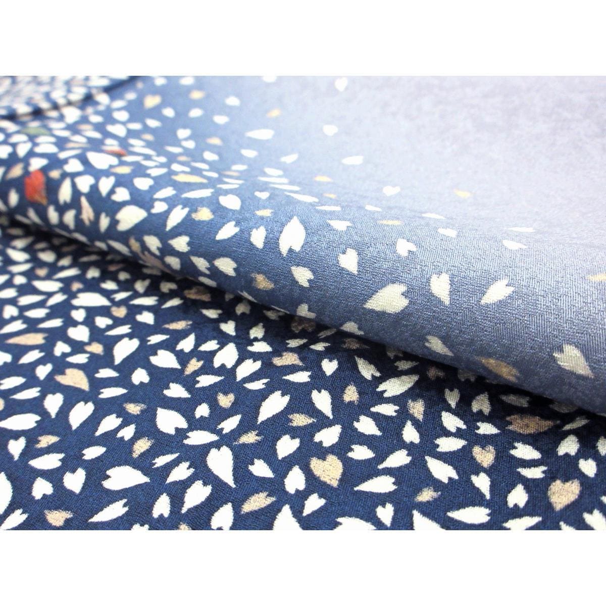 訪問着　友禅加工ボカシ染　刺繍入り