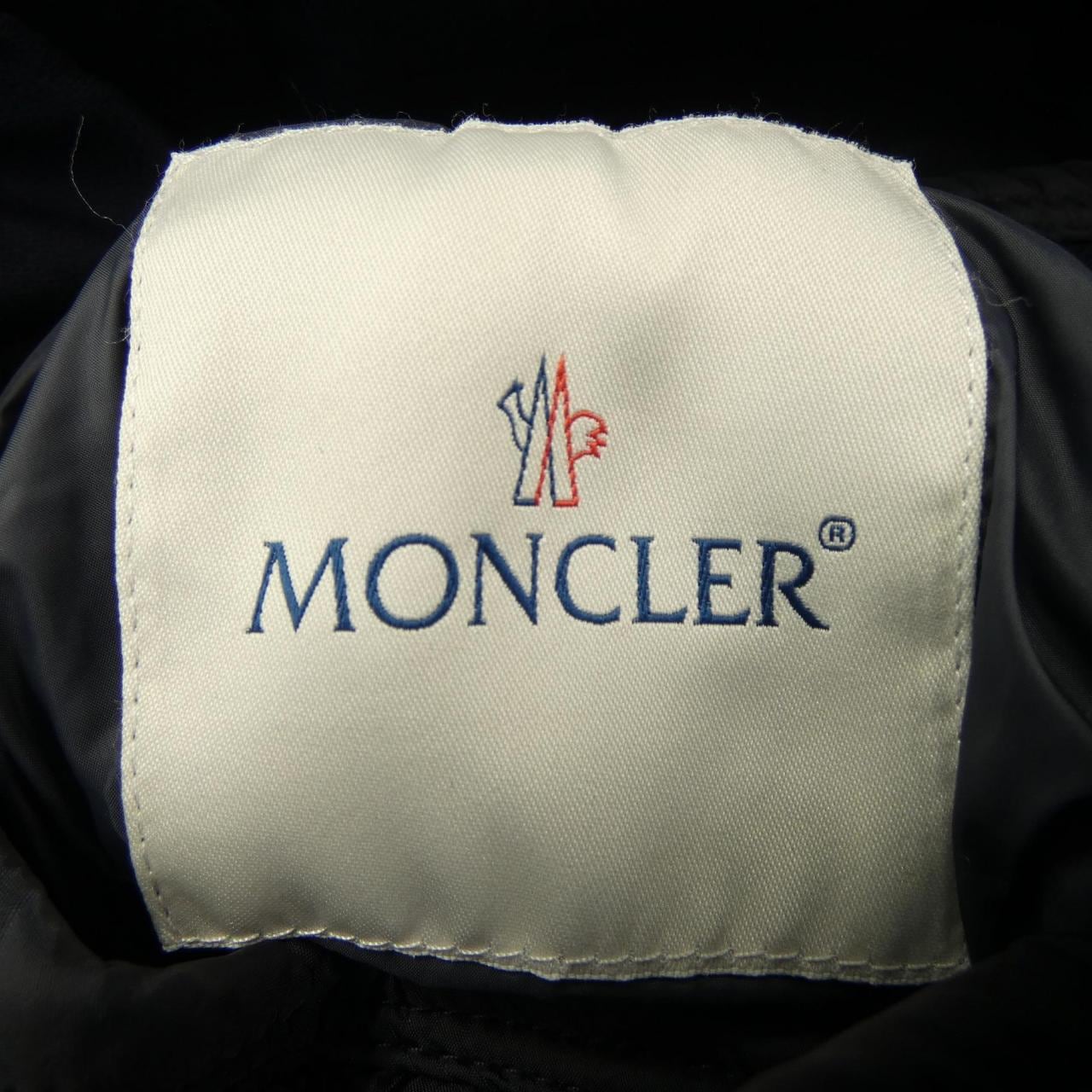 モンクレール MONCLER ダウンジャケット