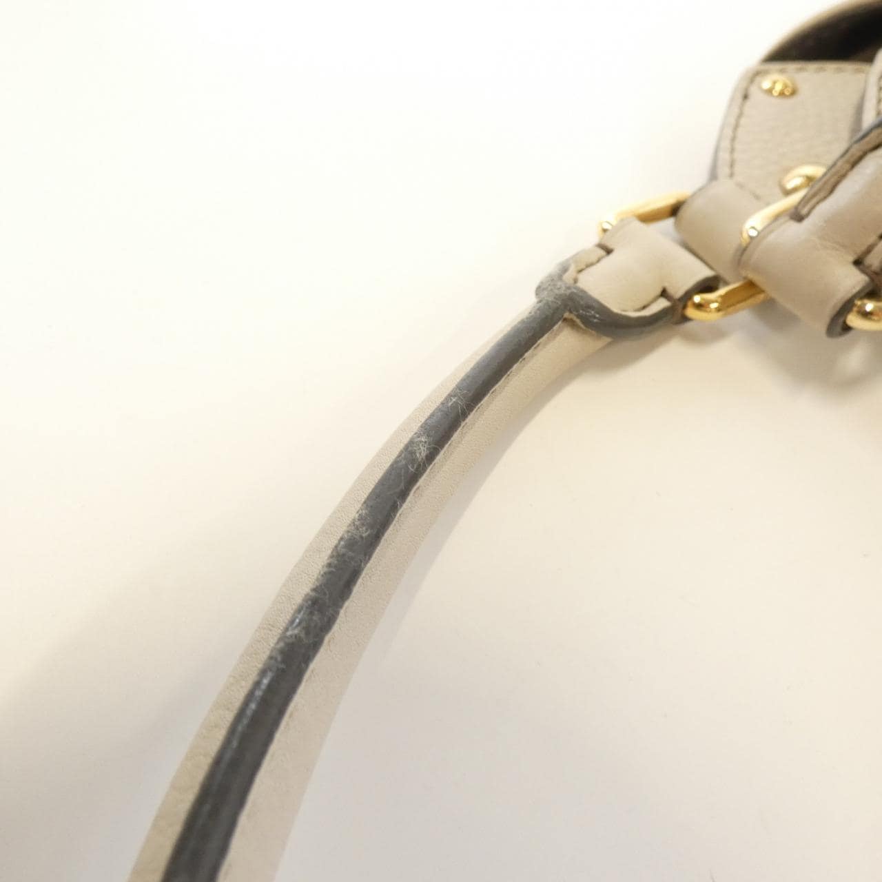 ルイヴィトン マヒナ L M95977 ショルダーバッグ