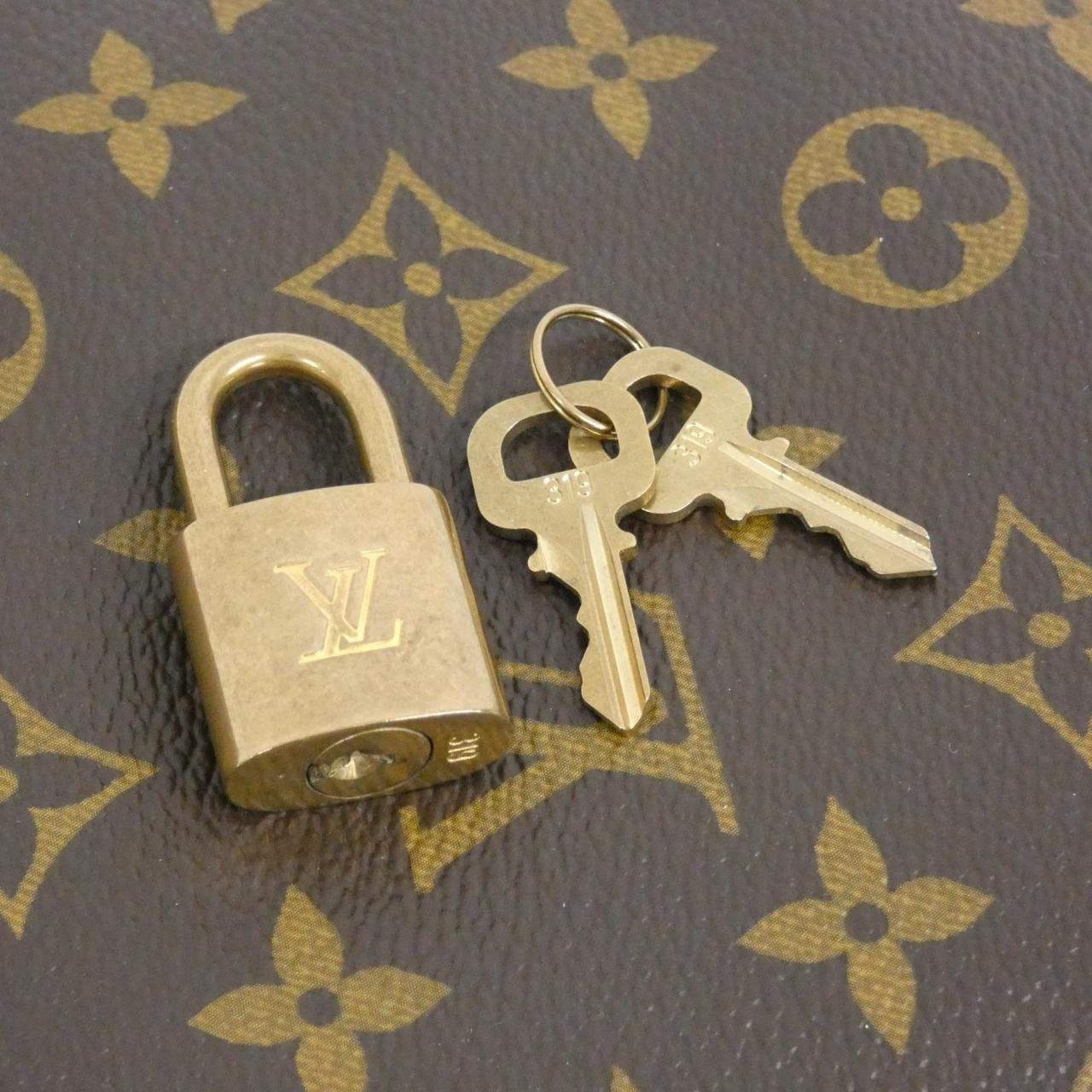 ルイヴィトン モノグラム(アイコノクラスト) パンチング バッグ ベビー M40230 ショルダーバッグ