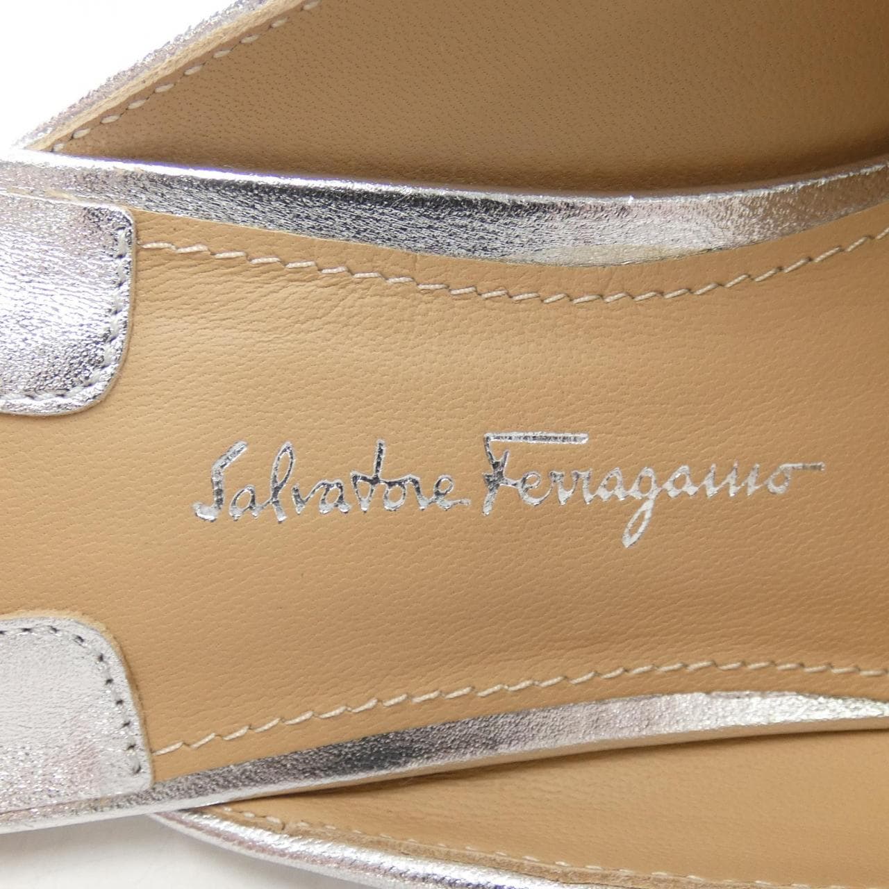 サルヴァトーレフェラガモ SALVATORE FERRAGAMO サンダル