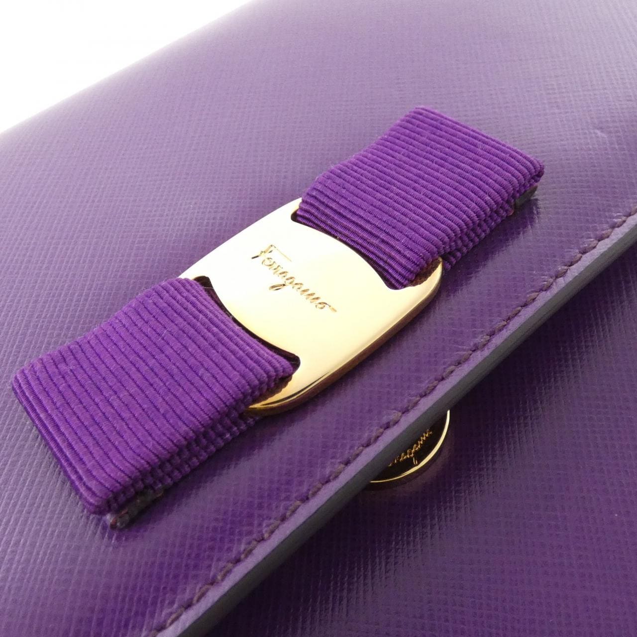 サルヴァトーレフェラガモ 21 D855 ショルダーバッグ