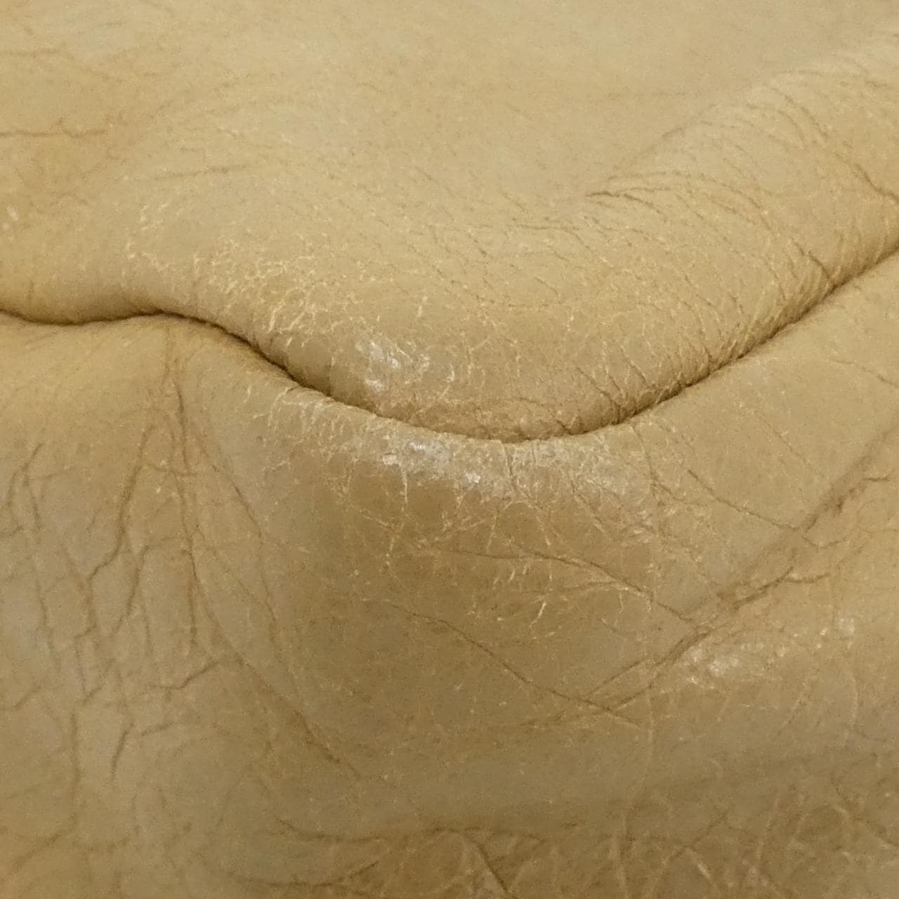 バレンシアガ THE TOWN 240579 D94JT バッグ