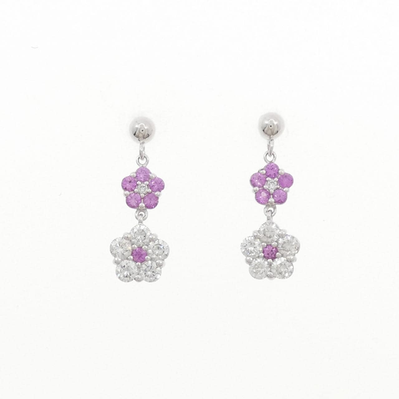 K18WG フラワー サファイヤ ピアス 0.26CT