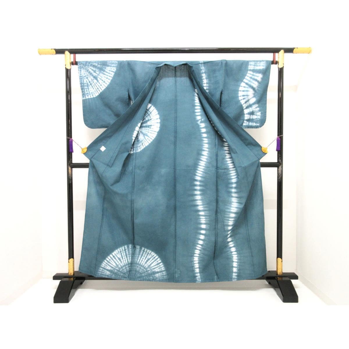 【新品】女ゆかた　絞り加工　Ｍサイズ