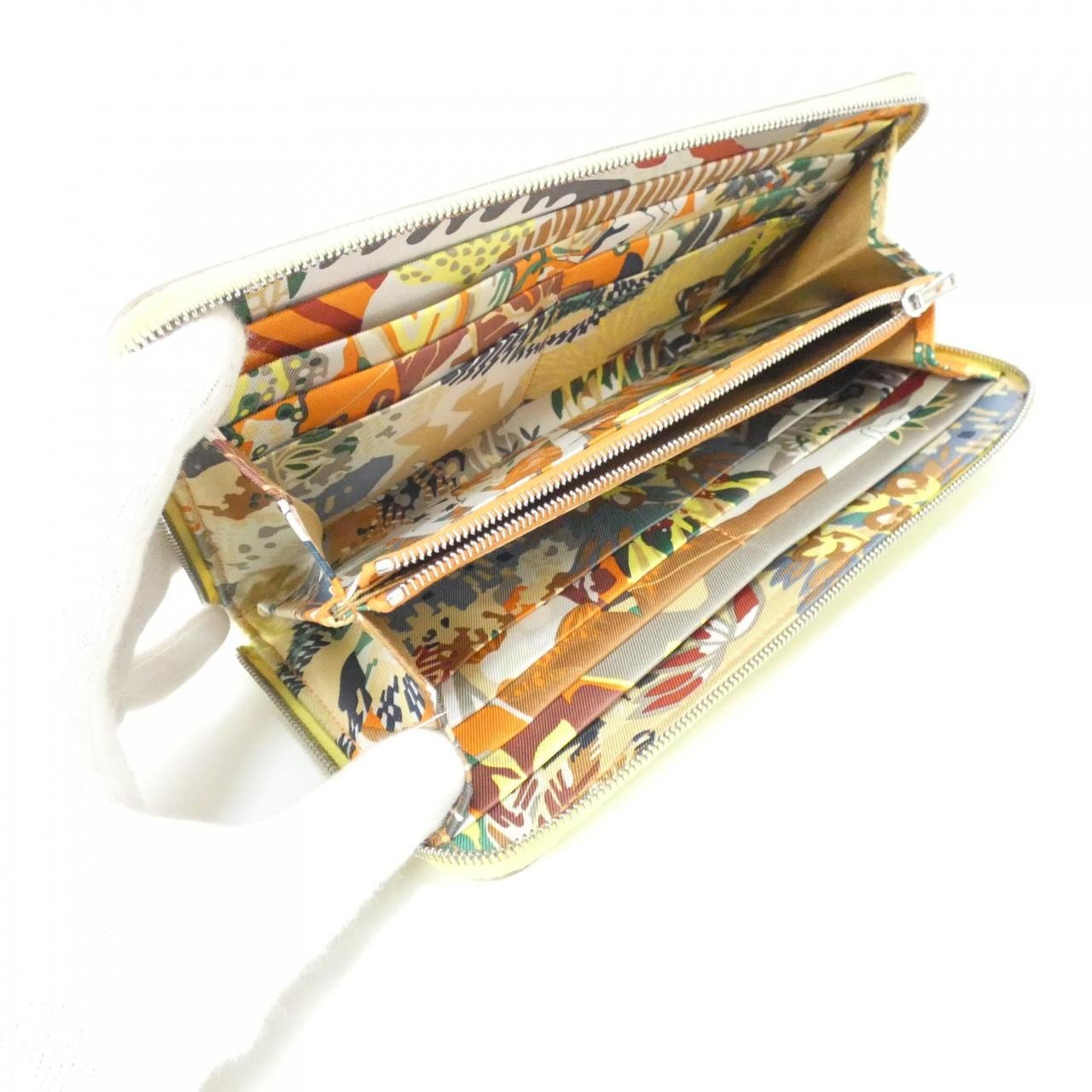 エルメス EN LIBERTE シルク イン クラシック 084810CK 財布