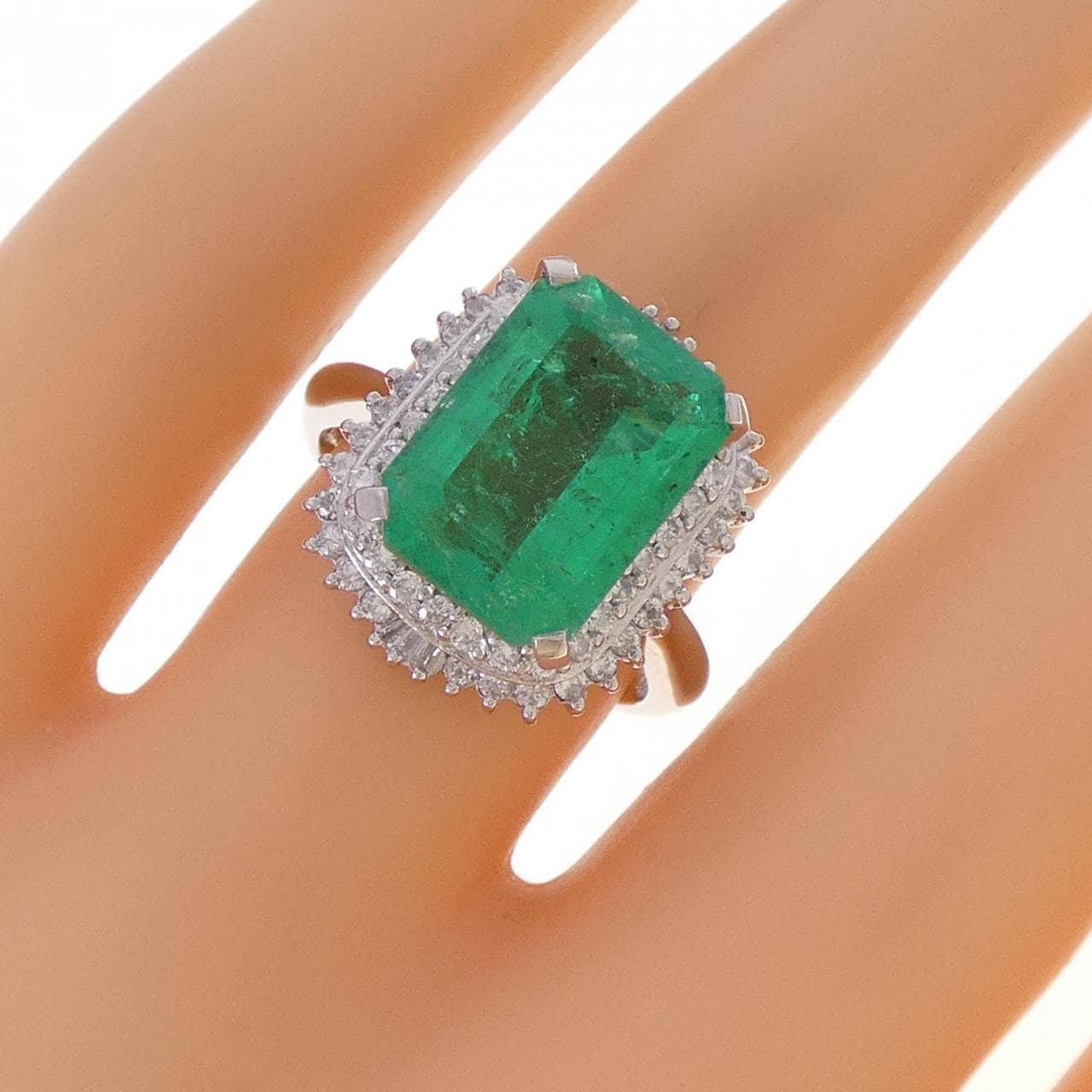 PT900 エメラルド リング 4.27CT