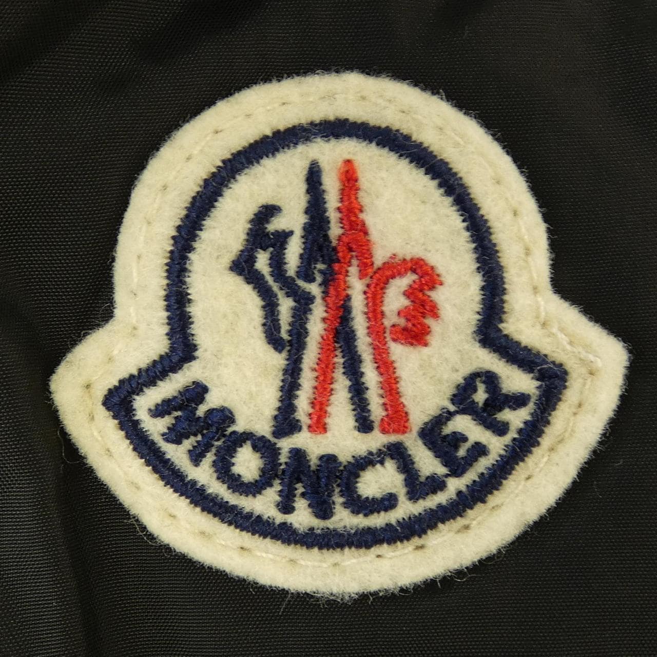 モンクレール MONCLER ダウンジャケット