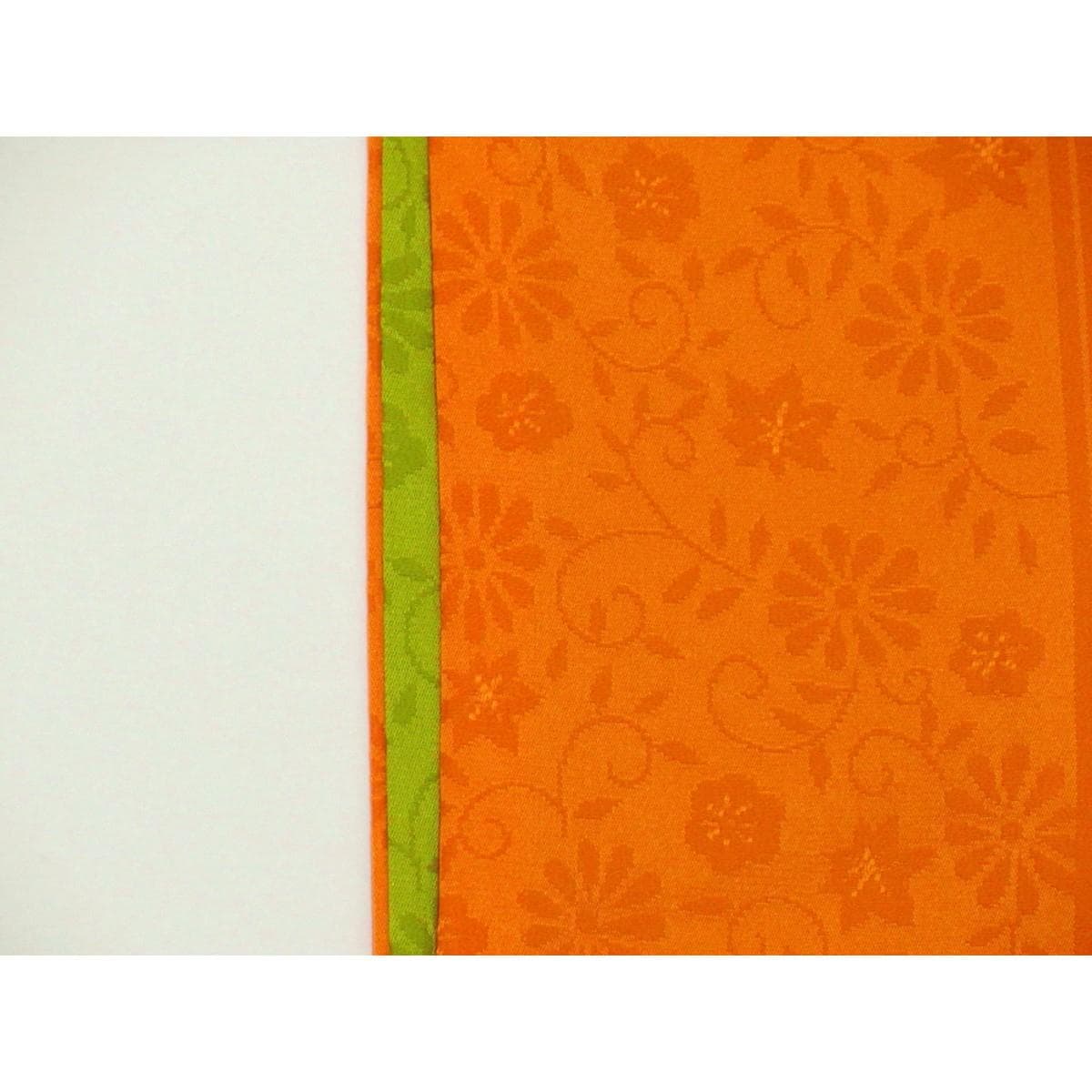 振袖　友禅金彩加工　刺繍入り　きもの・長襦袢　２点セット