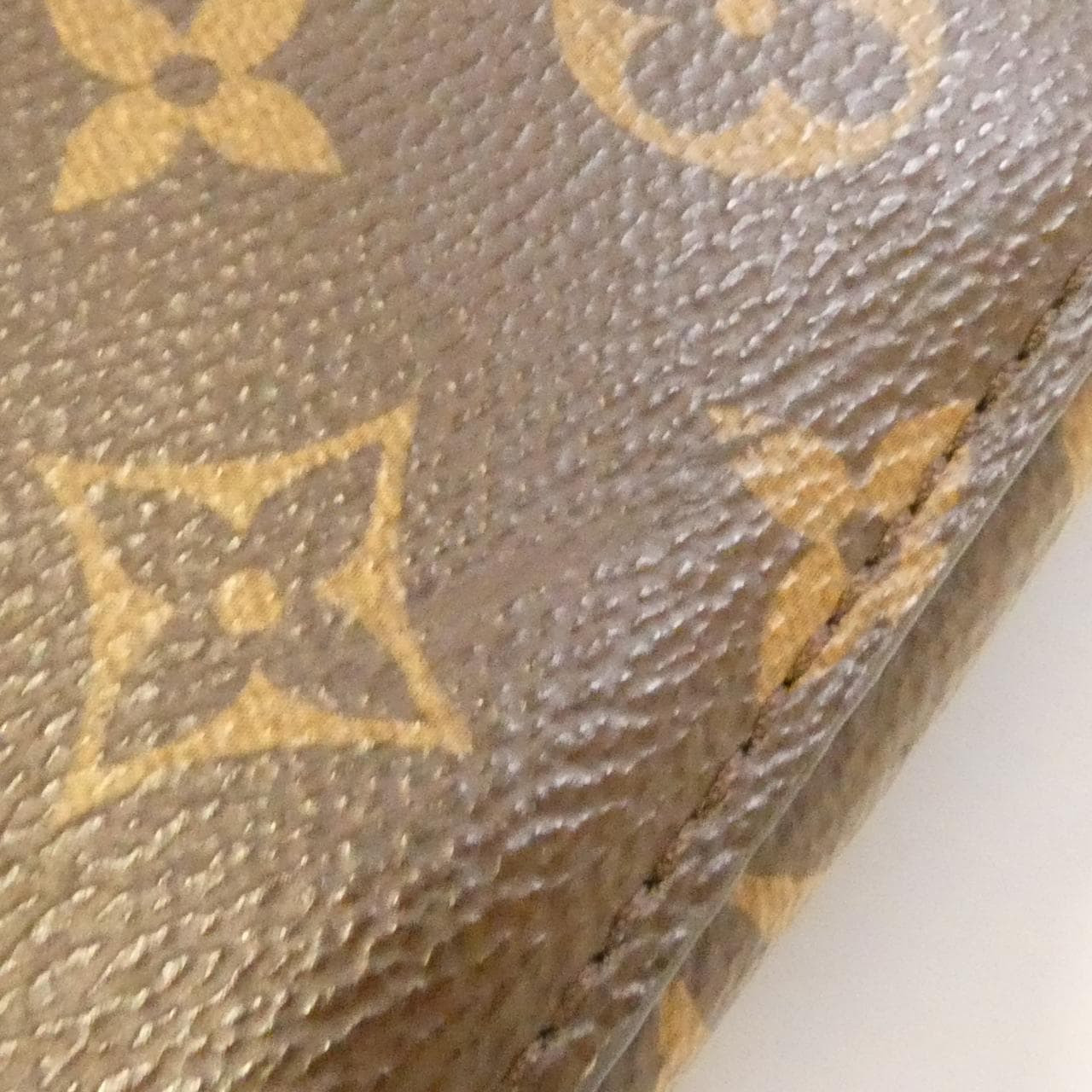 LOUIS VUITTON Monogram Neo Noe MM M44022 单肩包