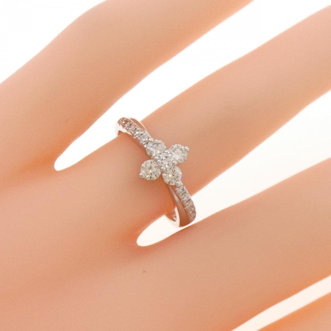 PT900 フラワー ダイヤモンド リング 0.50CT