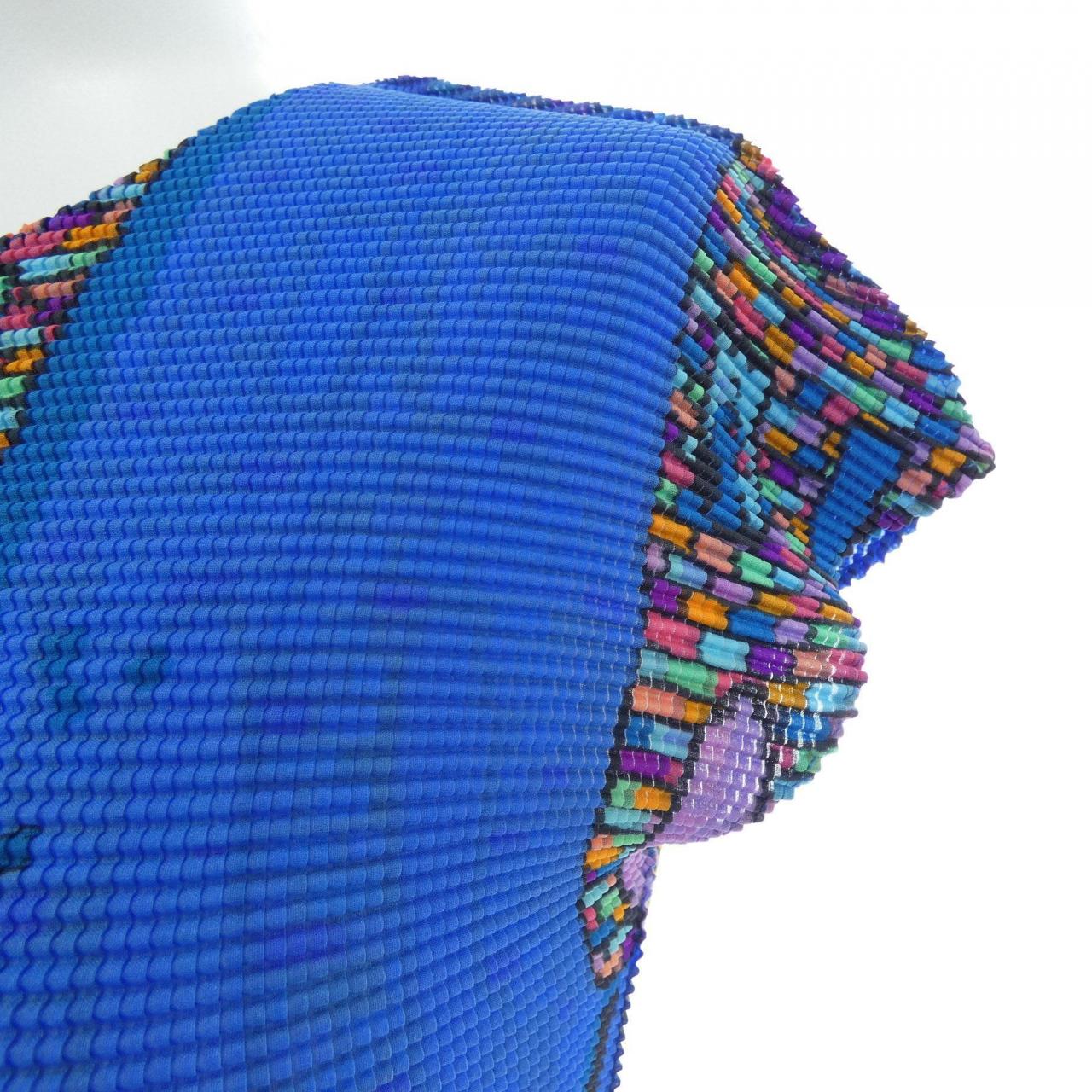 ミーイッセイミヤケ me ISSEY MIYAKE MI93FK197 トップス