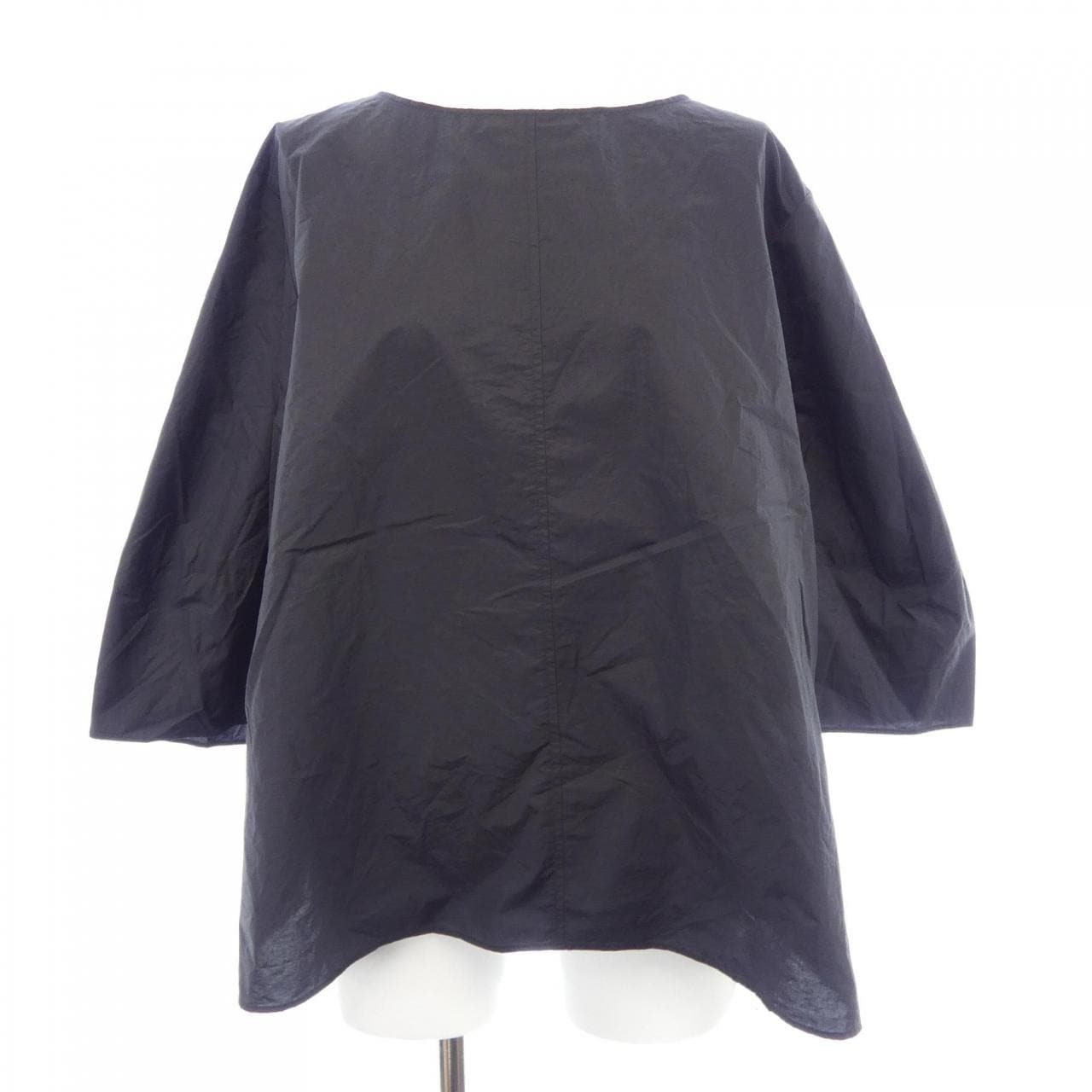 ニジュウサンク 23区 トップス