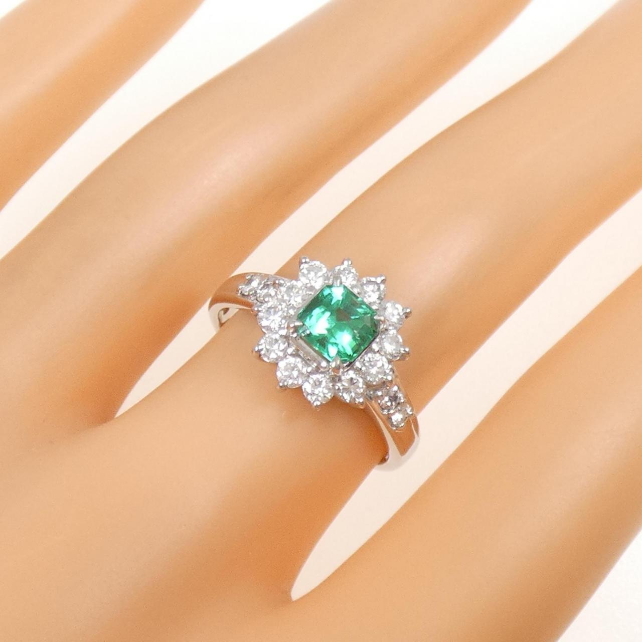 PT900 エメラルド リング 0.64CT