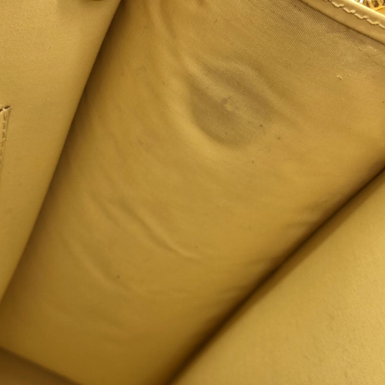 ルイヴィトン エピ クロワゼット GM M5250A ショルダーバッグ