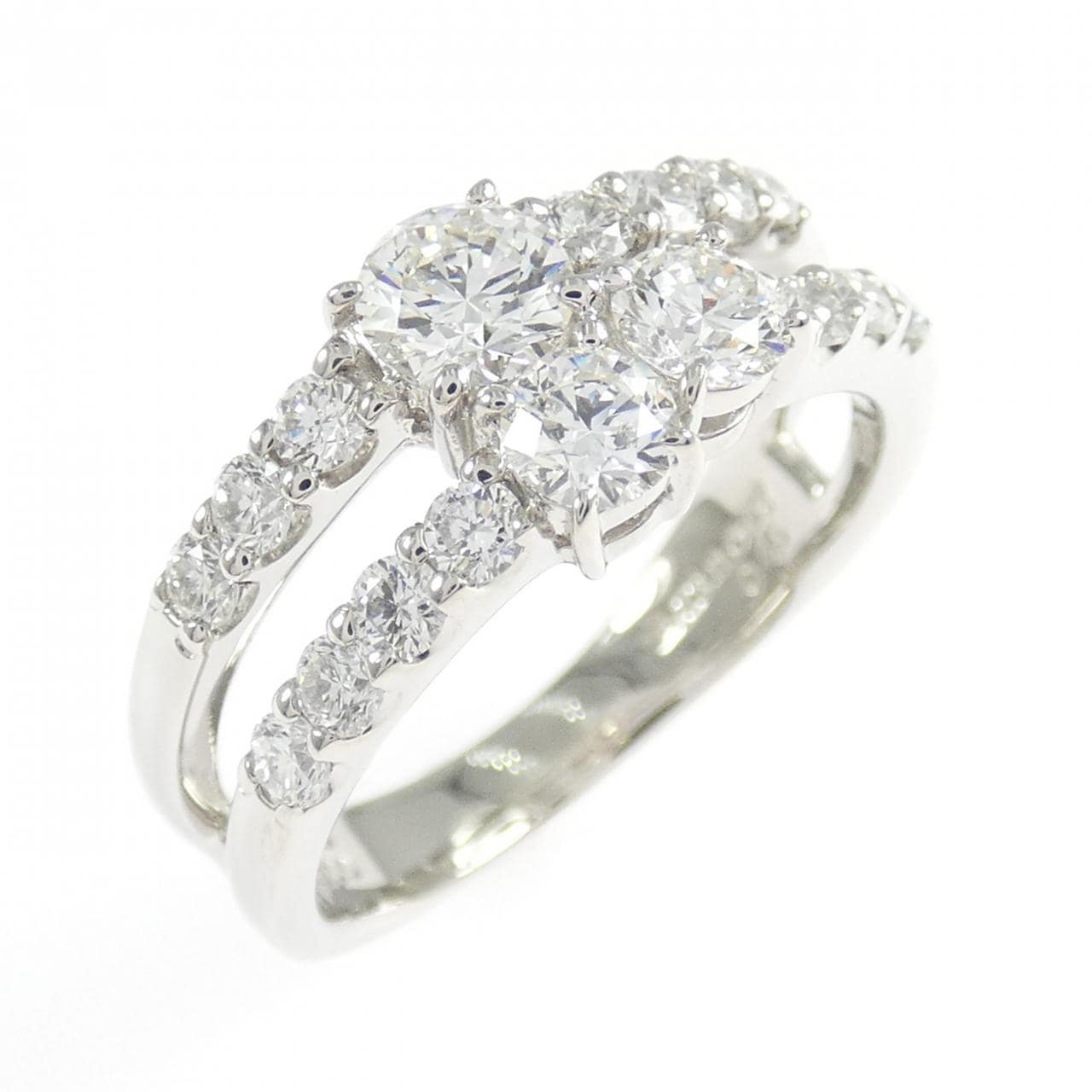 トリロジー ダイヤモンド リング 0.700CT