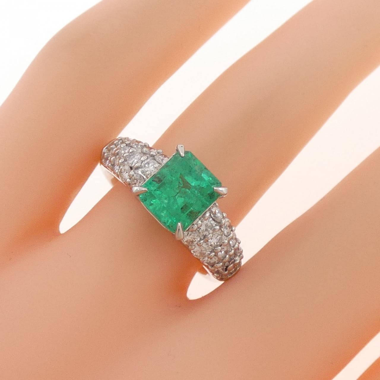 PT900 エメラルド リング 1.92CT