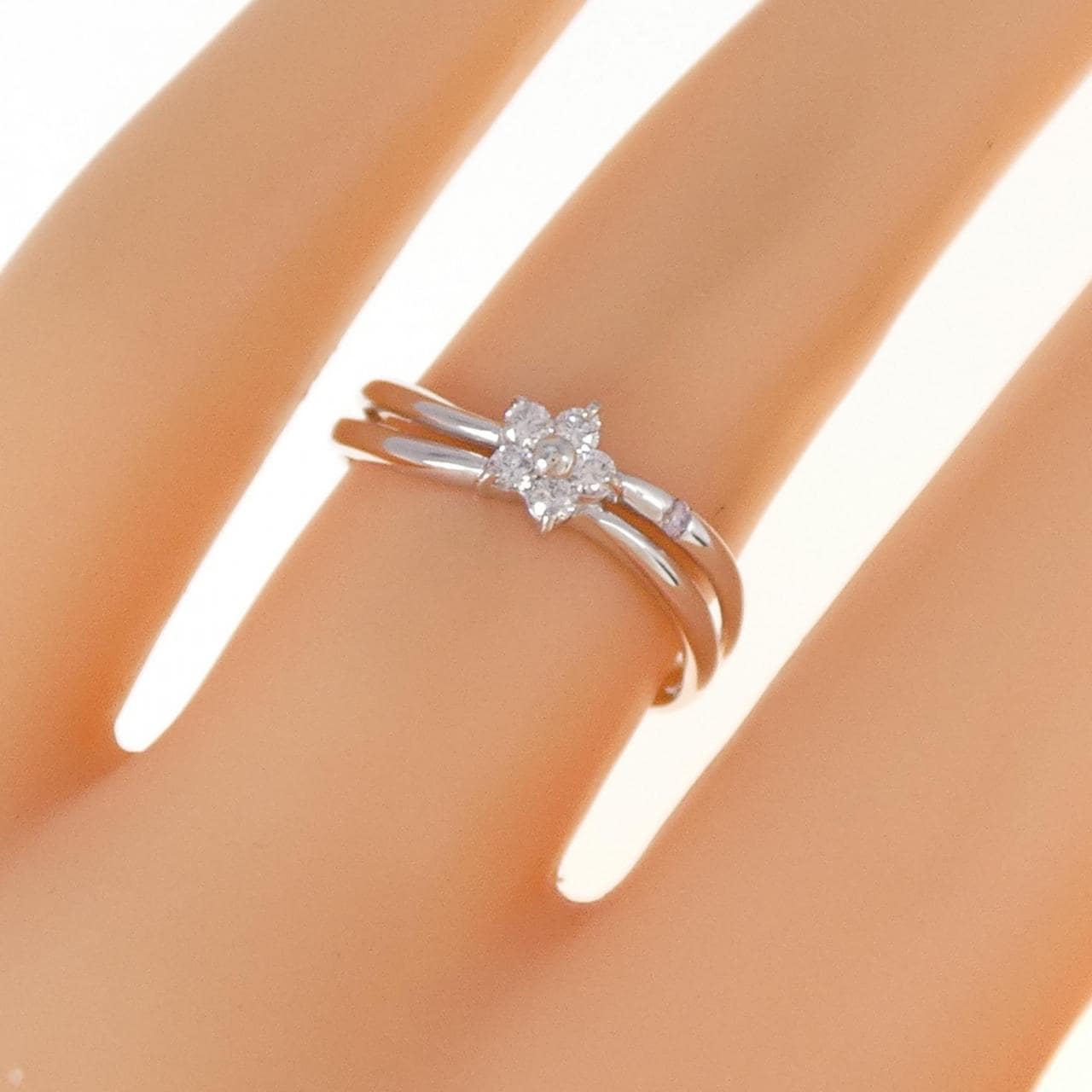 K18WG花朵钻石戒指0.12CT