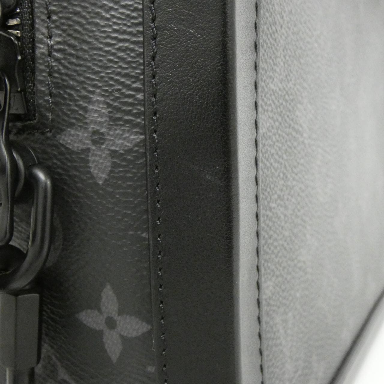 ルイヴィトン モノグラム エクリプス ソフトトランク M44730 ショルダーバッグ