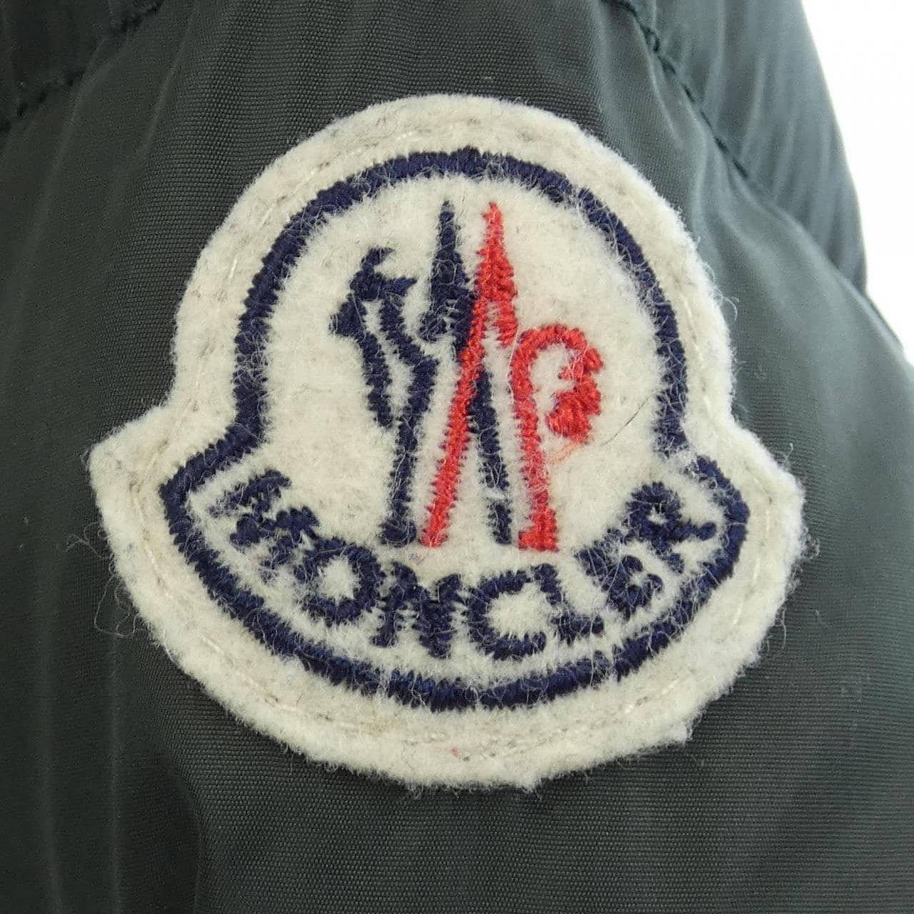 モンクレール MONCLER ダウンジャケット