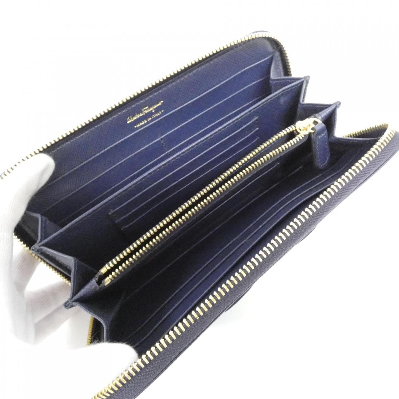 サルヴァトーレフェラガモ 22 C701 財布