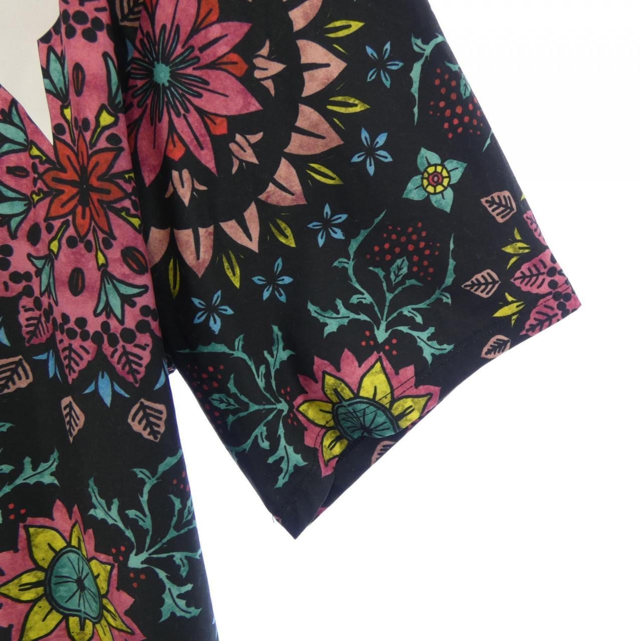 ナイキ NIKE 842639-010 Tシャツ