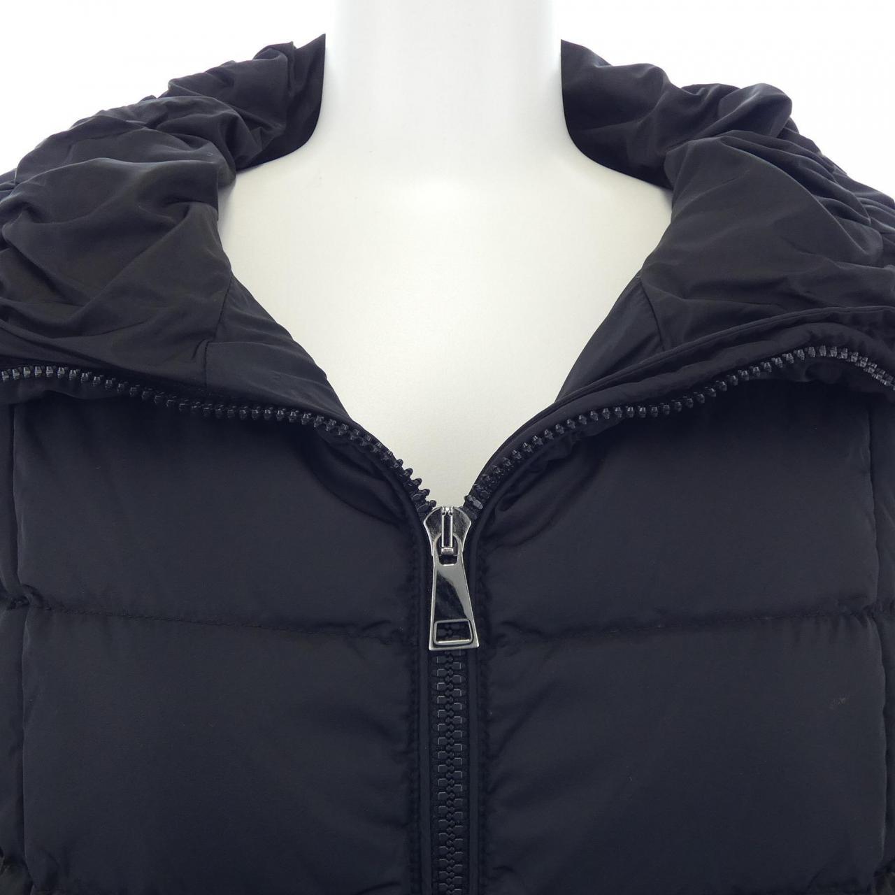 モンクレール MONCLER ダウンジャケット
