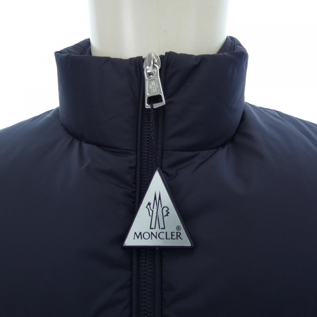 モンクレール MONCLER ダウンジャケット