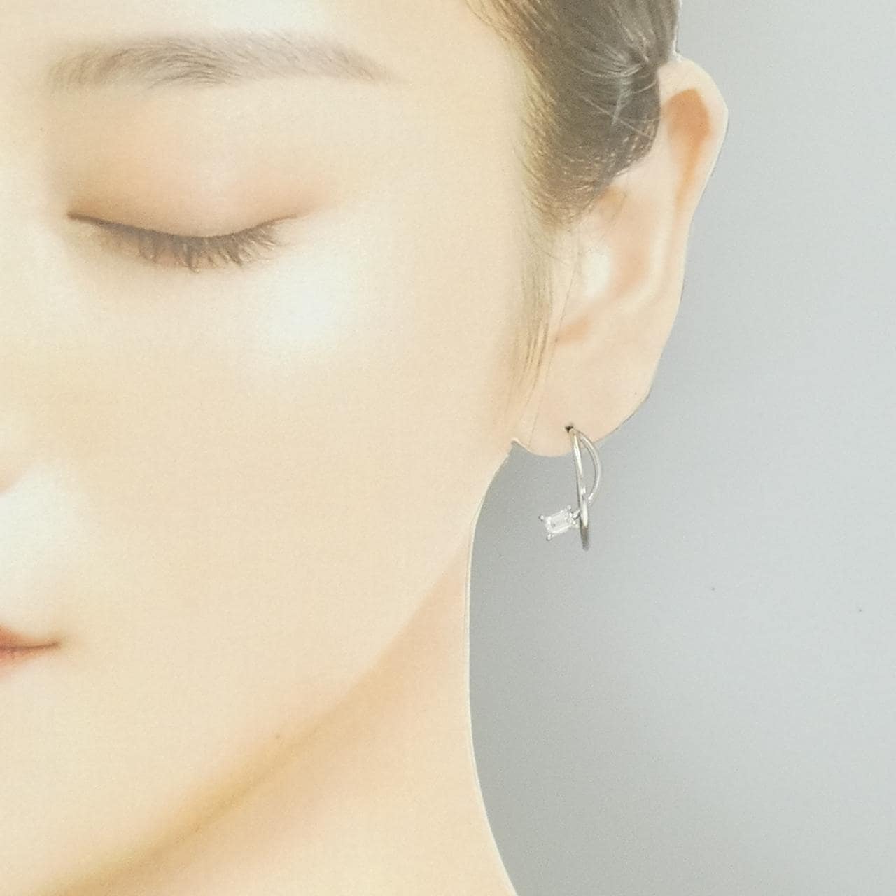 PT900 ダイヤモンド ピアス 0.56CT