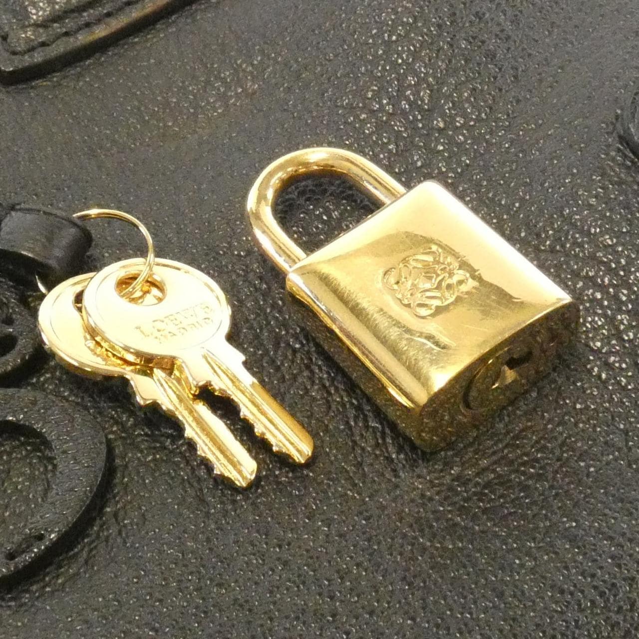 ロエベ アマソナ 28cm 352 95 A03 バッグ